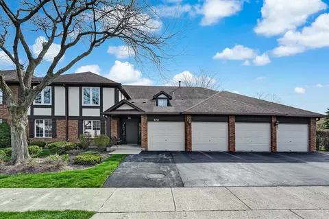 6157 Willowhill Rd #B, Willowbrook, IL 60527