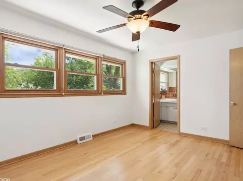 921 S Spring Rd, Elmhurst, IL 60126 photo 8