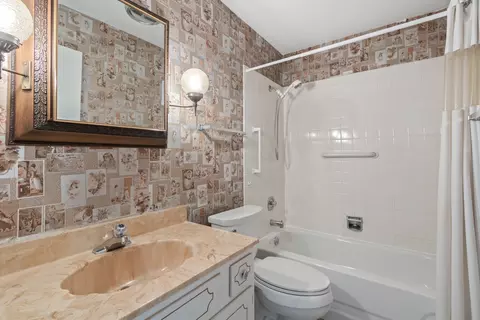 1044 Creekside Ct #1AR, Wheeling, IL 60090 photo 11