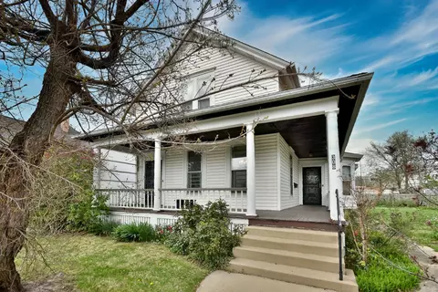 308 Walnut Ave, Elgin, IL 60123