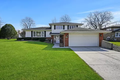 7925 Grant St, Darien, IL 60561
