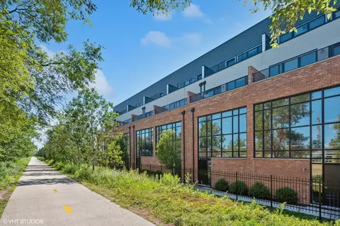 8324 Elmwood St #6, Skokie, IL 60077