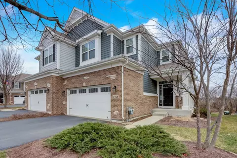 27 W128 Redbud Ln, Winfield, IL 60190