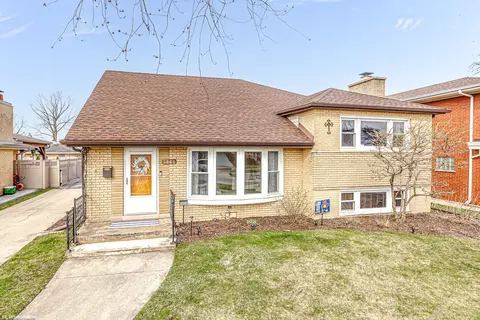 9808 S Kilbourn Ave, Oak Lawn, IL 60453