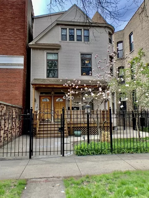 4050 N Hermitage Ave, Chicago, IL 60613