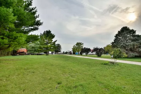 Exterior - 16989 E Ritchie Rd, Rochelle, IL 61068 photo 4 of 41