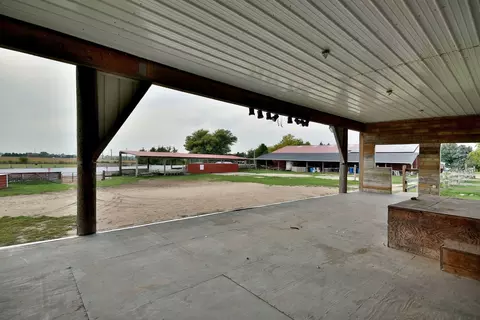 Exterior - 16989 E Ritchie Rd, Rochelle, IL 61068 photo 14 of 41