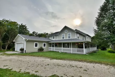 Exterior - 16989 E Ritchie Rd, Rochelle, IL 61068 photo 3 of 41