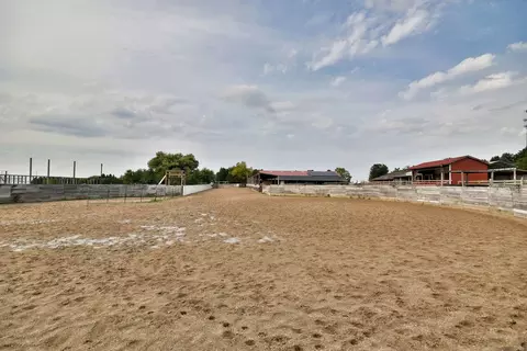 Exterior - 16989 E Ritchie Rd, Rochelle, IL 61068 photo 16 of 41