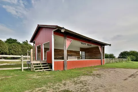 Exterior - 16989 E Ritchie Rd, Rochelle, IL 61068 photo 21 of 41