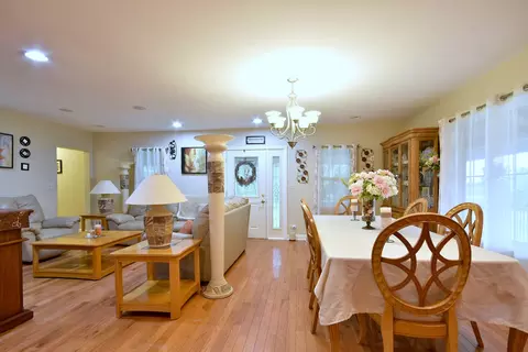 Dining - 16989 E Ritchie Rd, Rochelle, IL 61068 photo 3 of 5