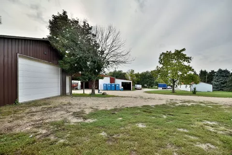 Exterior - 16989 E Ritchie Rd, Rochelle, IL 61068 photo 31 of 41