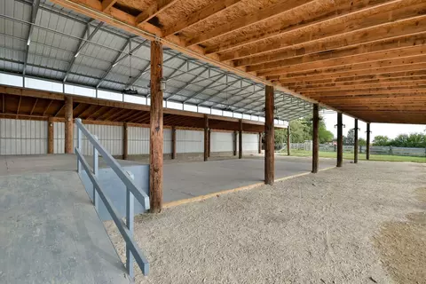 Exterior - 16989 E Ritchie Rd, Rochelle, IL 61068 photo 13 of 41