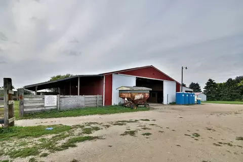 Exterior - 16989 E Ritchie Rd, Rochelle, IL 61068 photo 35 of 41