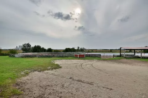 Exterior - 16989 E Ritchie Rd, Rochelle, IL 61068 photo 39 of 41