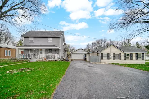 1812 W Main St, Spring Grove, IL 60081