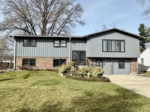 8020 Ravere St, Machesney Park, IL 61115