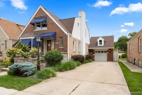 9621 S Millard Ave, Evergreen Park, IL 60805