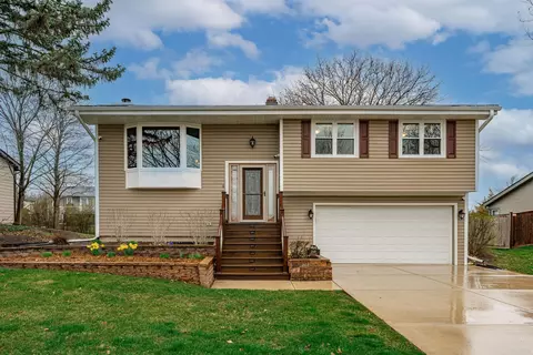 260 Langton Ln, Bloomingdale, IL 60108