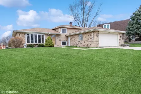 8214 Sawyer Rd, Darien, IL 60561