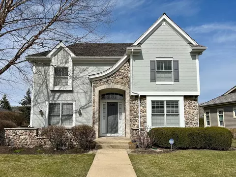 830 Symphony St, Lake Forest, IL 60045