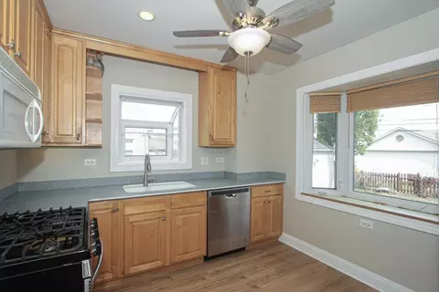 281 Oxford Rd, Des Plaines, IL 60016 photo 11