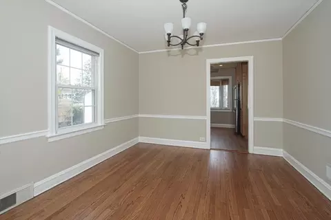 281 Oxford Rd, Des Plaines, IL 60016 photo 8