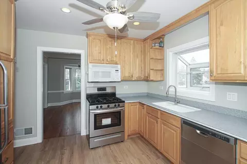281 Oxford Rd, Des Plaines, IL 60016 photo 10