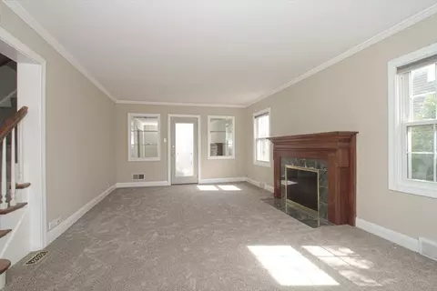 281 Oxford Rd, Des Plaines, IL 60016 photo 6