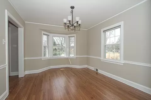 281 Oxford Rd, Des Plaines, IL 60016 photo 7
