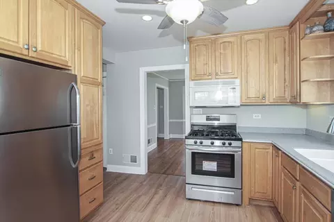 281 Oxford Rd, Des Plaines, IL 60016 photo 9