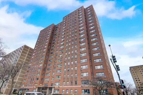 2909 N Sheridan Rd #604, Chicago, IL 60657