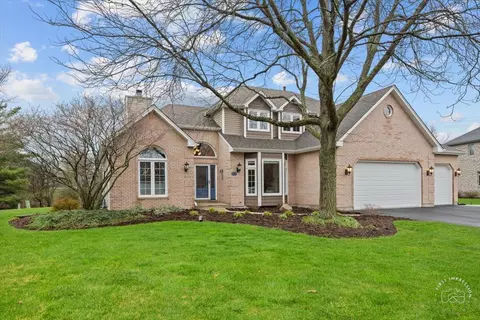 643 Samantha Cir, Geneva, IL 60134
