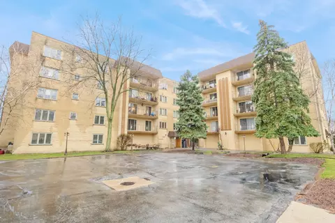 6455 W Belle Plaine Ave #201, Chicago, IL 60634