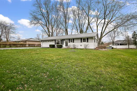 2990 N Osage Dr, Bourbonnais, IL 60914