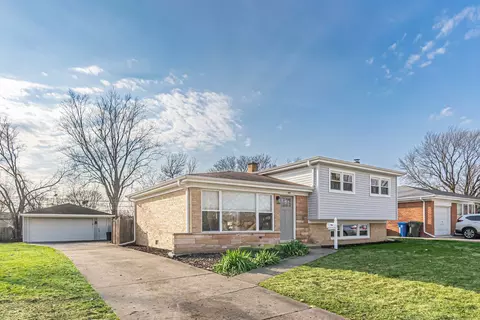 410 S Crestwood Ln, Mount Prospect, IL 60056