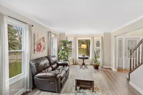 Living - 1055 Cobblers Crossing Rd, Elgin, IL 60120 photo 2 of 4