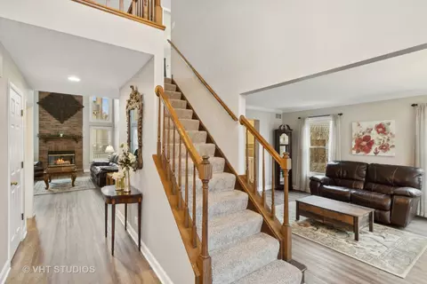 Entry Way - 1055 Cobblers Crossing Rd, Elgin, IL 60120 photo 2 of 4