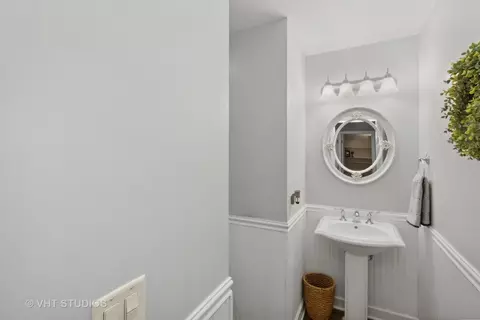 Bath - 1055 Cobblers Crossing Rd, Elgin, IL 60120 photo 1 of 4