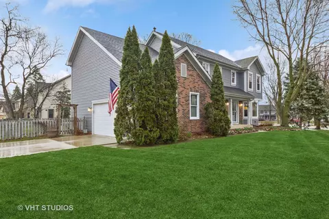 Exterior - 1055 Cobblers Crossing Rd, Elgin, IL 60120 photo 2 of 3