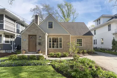 541 Hill Ave, Glen Ellyn, IL 60137