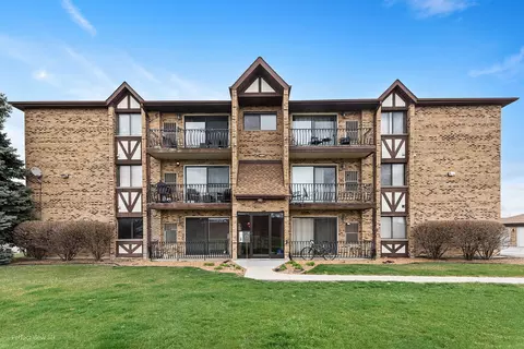 7171 175th St #1A, Tinley Park, IL 60477