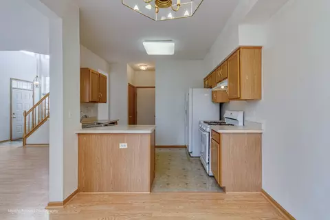 1086 Delta Dr, Elgin, IL 60123 photo 11