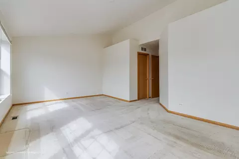 1086 Delta Dr, Elgin, IL 60123 photo 19