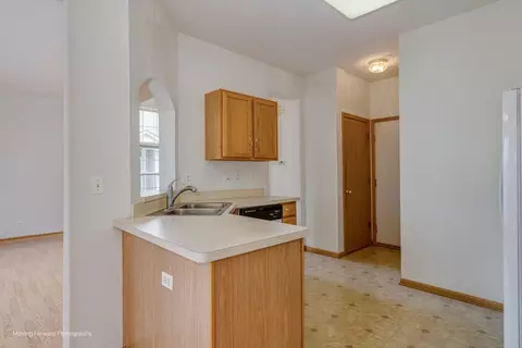 1086 Delta Dr, Elgin, IL 60123 photo 14