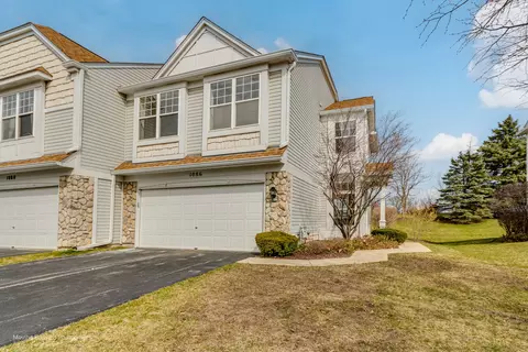 1086 Delta Dr, Elgin, IL 60123