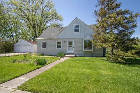 902 Medinah St, Bensenville, IL 60106