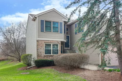 27 W235 Jefferson Ct, Winfield, IL 60190