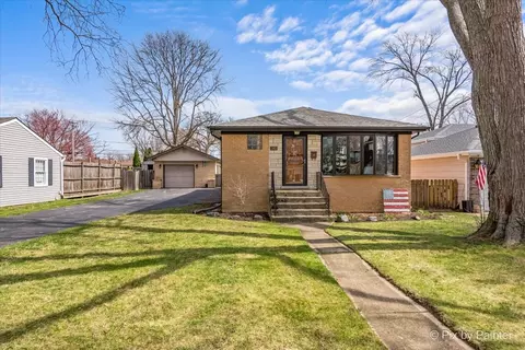 341 S Benton St, Palatine, IL 60067