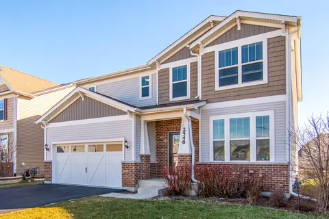 2548 Balsam Cove Rd, Naperville, IL 60563